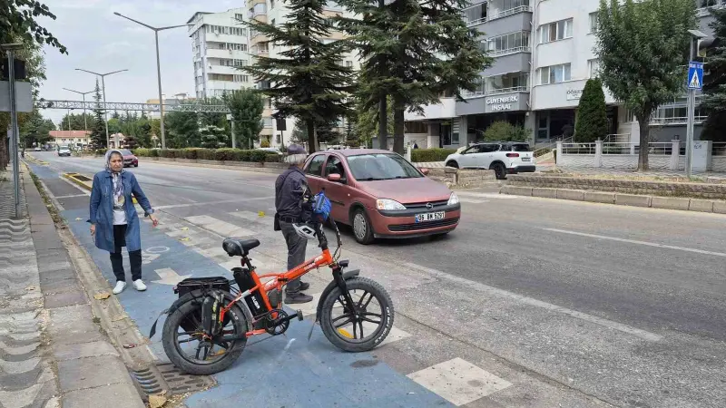 Eskişehir’de otomobilin çarptığı bisiklet sürücüsü yaralandı