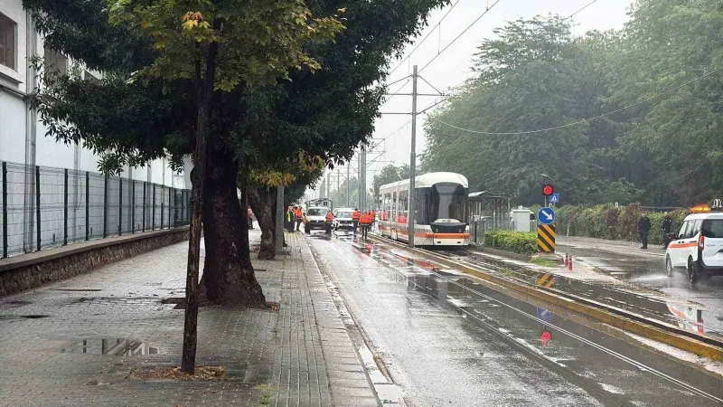 Eskişehir’de katener arızası tramvay ulaşımını aksattı