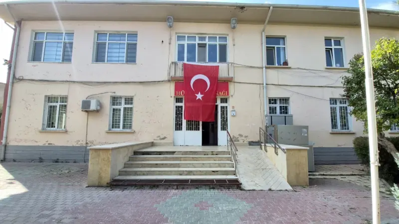 Eskişehir’de "kız meselesi" nedeniyle 1 kişinin bıçaklandığı olayla ilgili 3 şüpheli tutuklandı