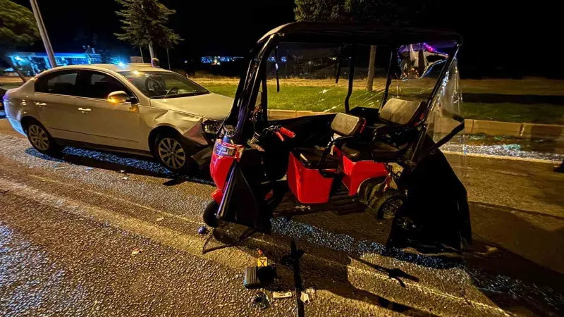 Tavşanlı’da otomobil elektrikli bisiklete çarptı: 2 yaralı