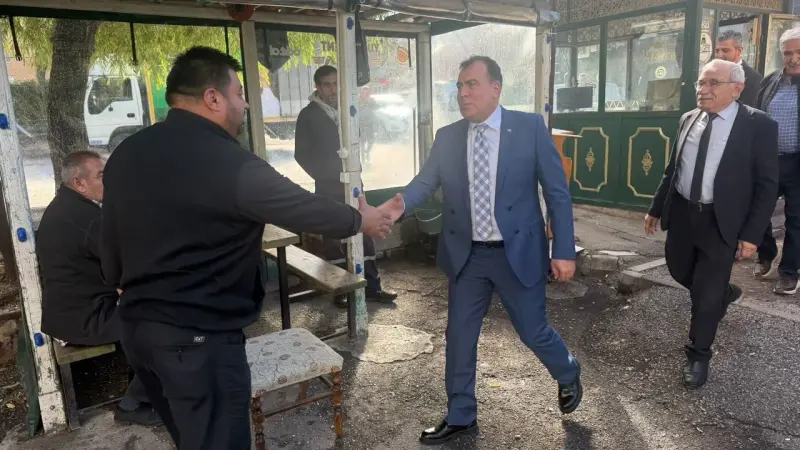 Ayhan Sezer ve MHP heyeti taksici esnafıyla bir araya geldi