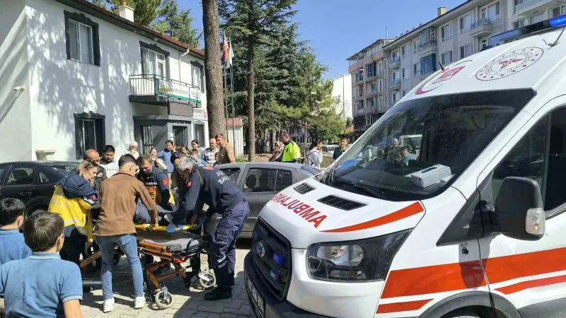Kazada devrilen motosiklet sürücüsü yaralandı