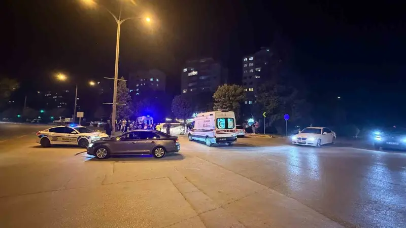 Eskişehir’de 2 otomobil çarpıştı, 1’i yan yattı