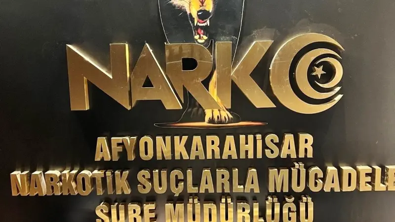 Polis durdurduğu araçta uyuşturucu hap ele geçirdi