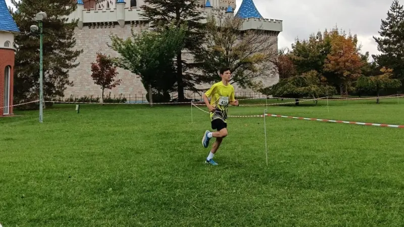 Sazova Kültür Parkı’nda kros heyecanı yaşandı