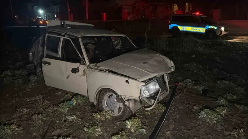 Polisin ’dur’ ihtarına uymayan otomobil tarlaya uçtu: 1 yaralı
