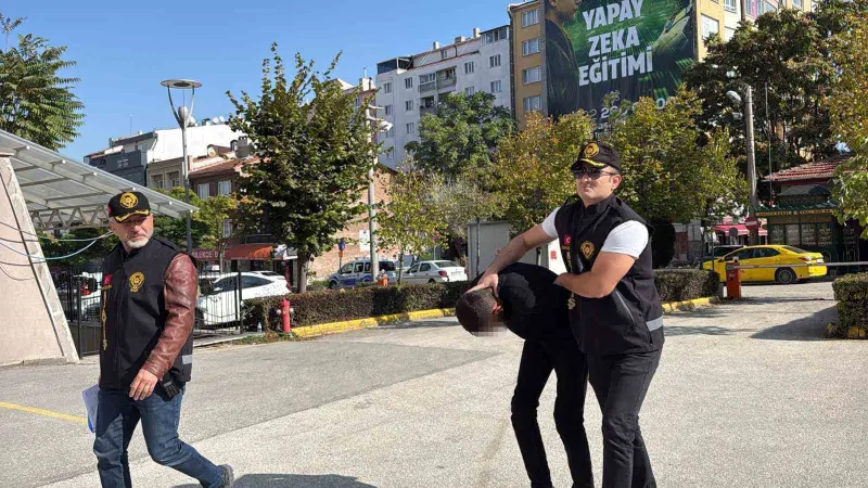 Eskişehir’de öğrenciye zorla tespih satan şüpheliye ev hapsi