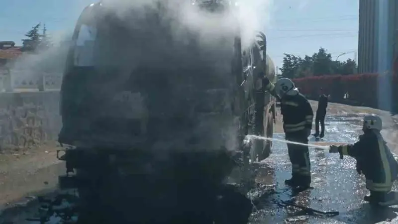 Afyonkarahisar’da boş yakıt tankeri yandı
