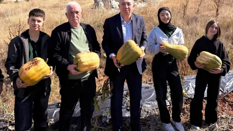 Altıntaş’ta öğrencilerin emeği kabak tatlısı oldu
