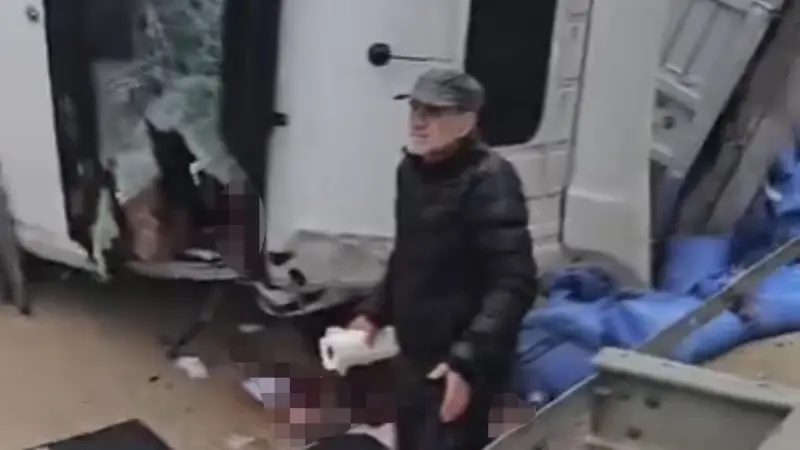 Tır kazasında kolu kopan sürücü tedavi altına alındı