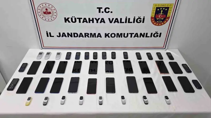 Simav’da 1,6 milyon TL değerinde kaçak telefon ele geçirildi
