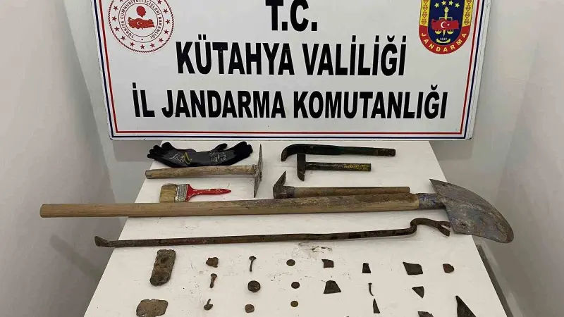 Kütahya’da Anadolu Mirası operasyonu, tarihi eserler ele geçirildi