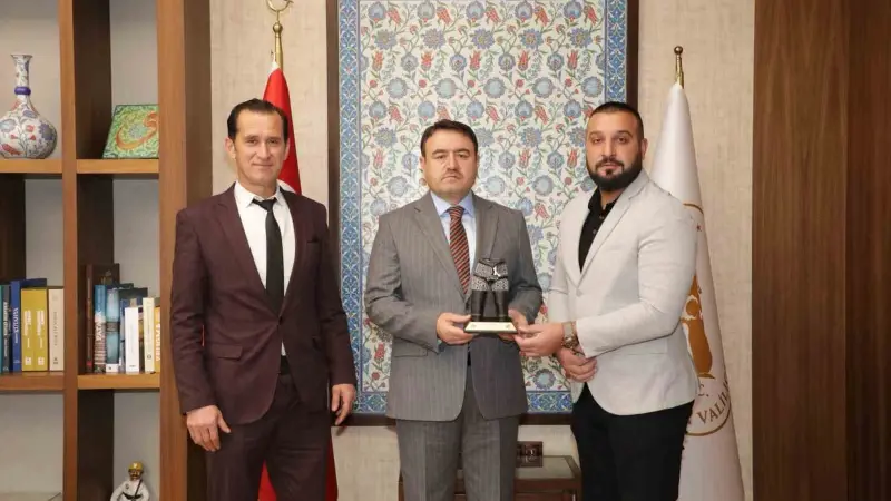 Kütahya Valisi Işın’dan Pazarlar Spor Lisesi’nin projelerine tam destek